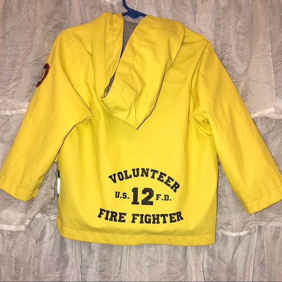 Boys OshKosh B’gosh firefighter rain jacket - Picture 2 of 5